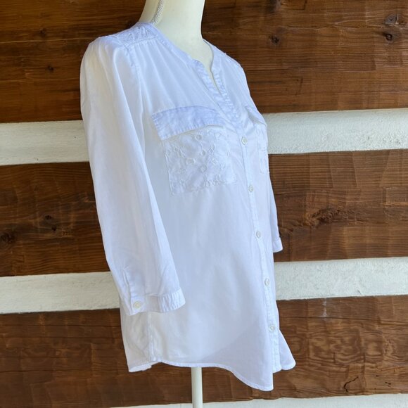 CHICO’S White Eyelet, Sequin Top, Buttons, Pocket, Summer Blouse Sz 0 (US 4) - Picture 5 of 14